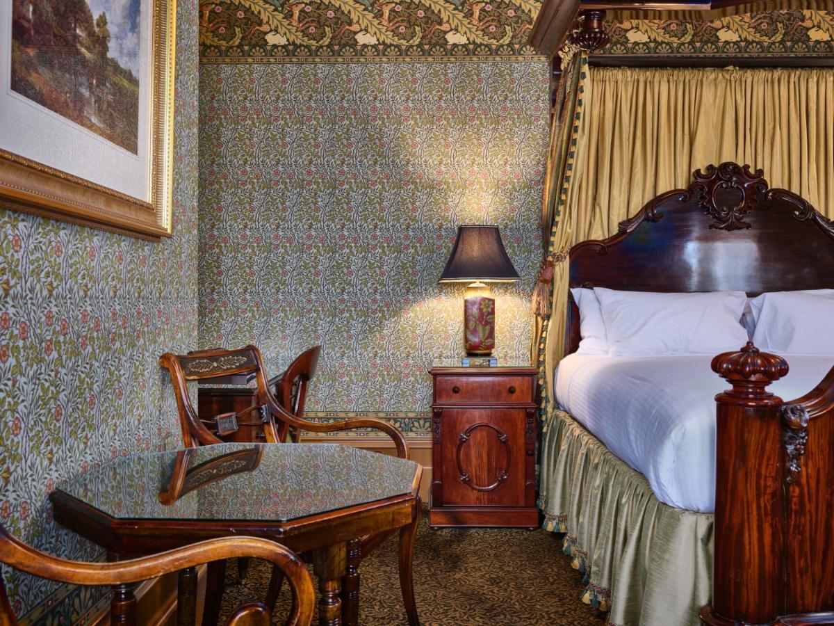 Craig'S Royal Hotel Ballarat Eksteriør bilde A bedroom at the hotel