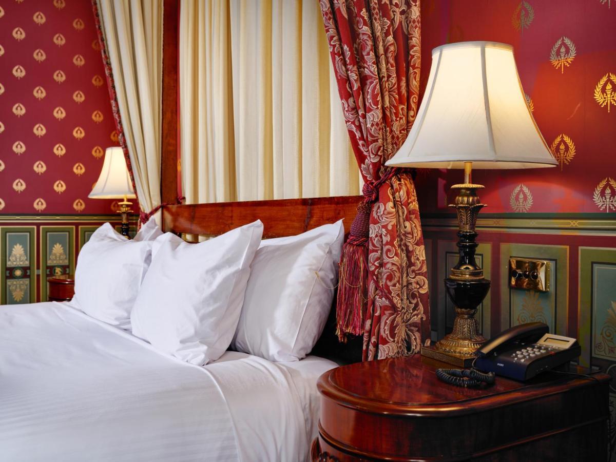 Craig'S Royal Hotel Ballarat Eksteriør bilde A bedroom at the hotel