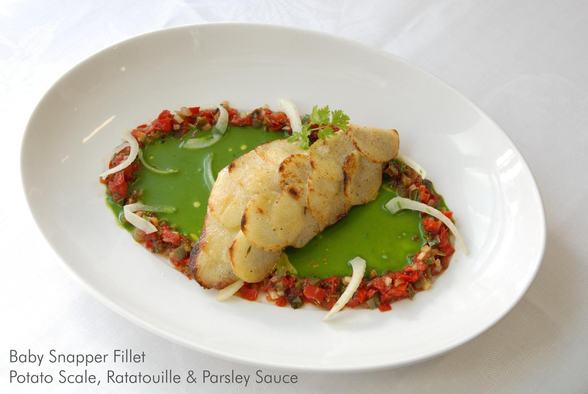 Craig'S Royal Hotel Ballarat Eksteriør bilde A prepared fillet of a grouper
