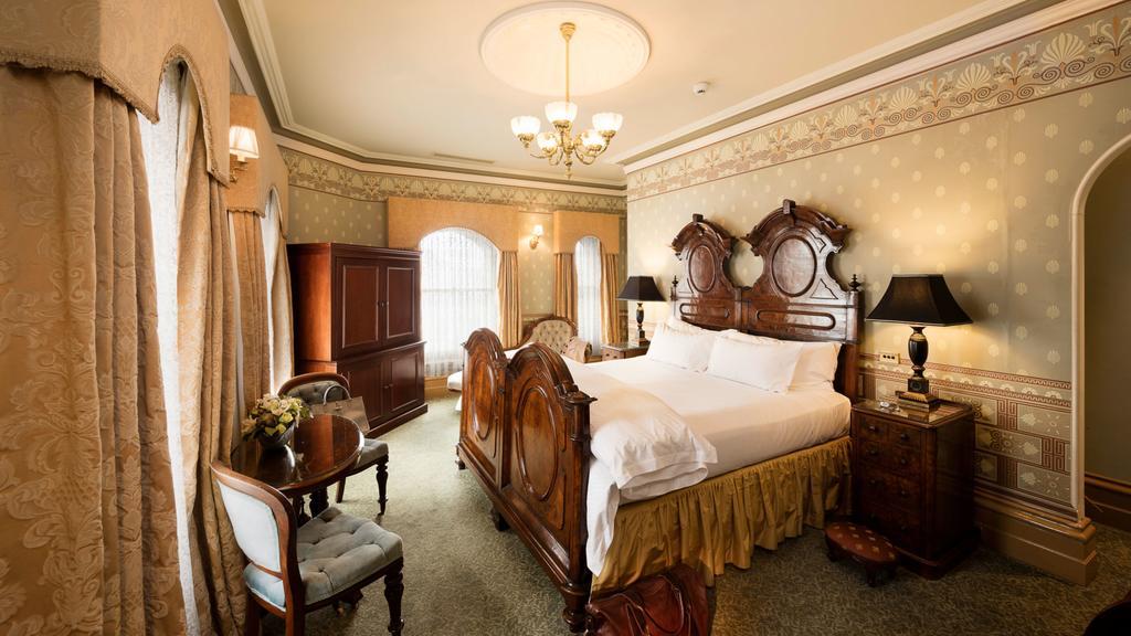 Craig'S Royal Hotel Ballarat Eksteriør bilde A bedroom at the Hotel St. George