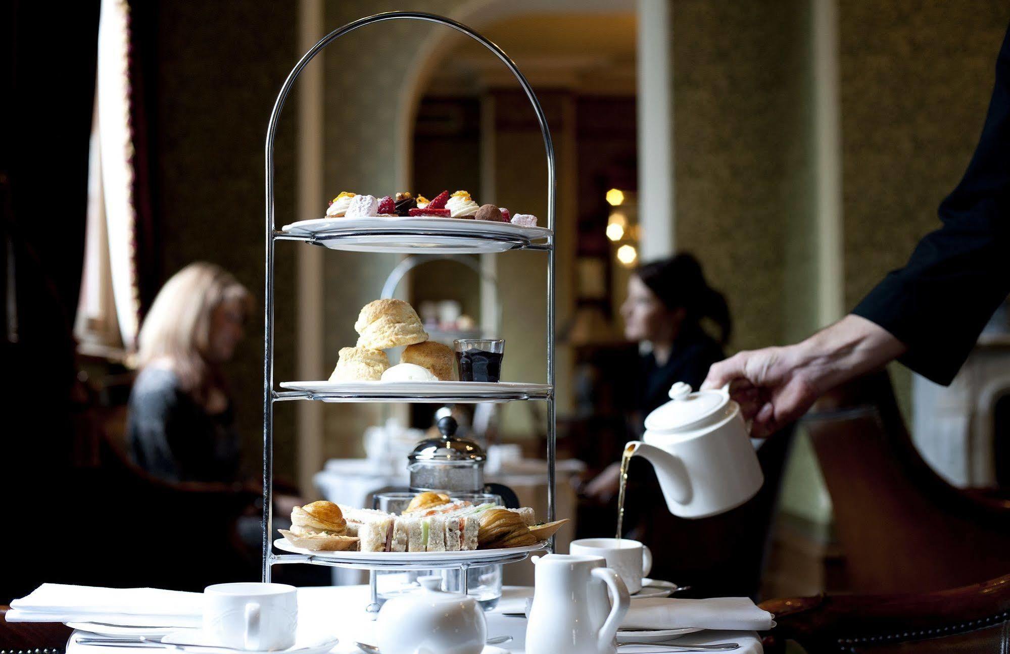 Craig'S Royal Hotel Ballarat Eksteriør bilde Afternoon tea at the Ritz