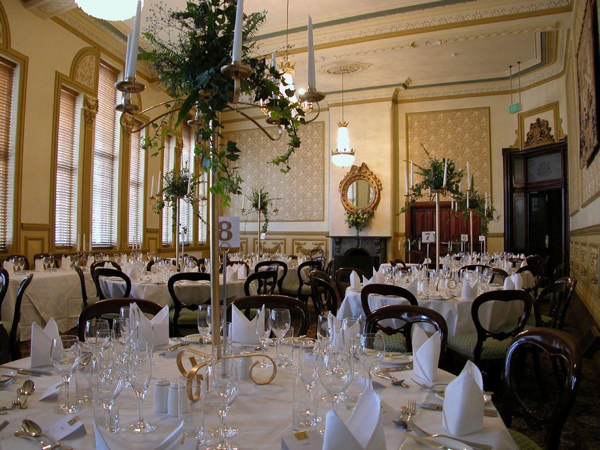 Craig'S Royal Hotel Ballarat Eksteriør bilde The dining room at the Old Bank of Montreal