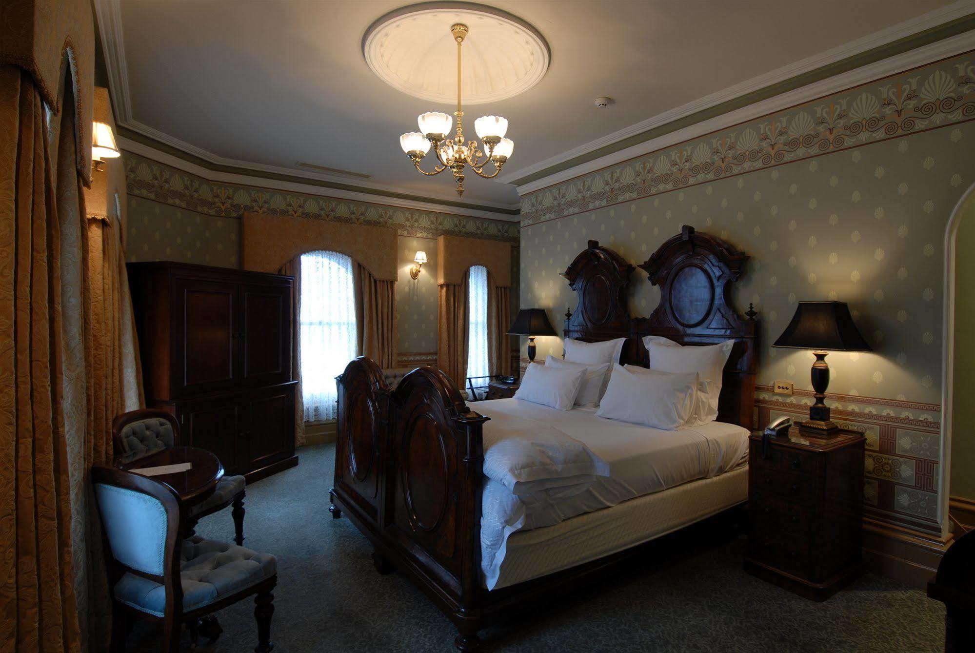 Craig'S Royal Hotel Ballarat Eksteriør bilde A guest room at the hotel