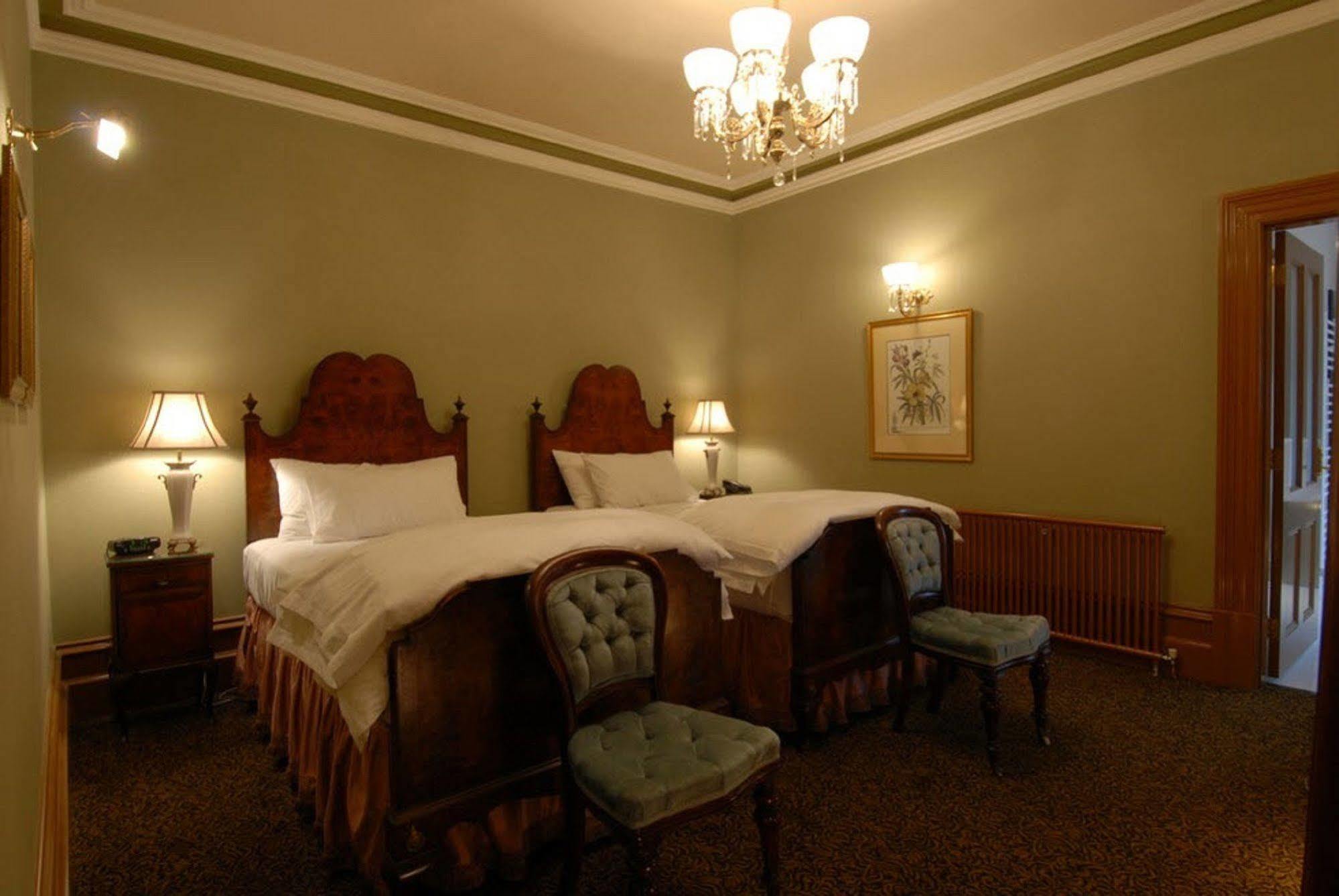 Craig'S Royal Hotel Ballarat Eksteriør bilde A room at the hotel