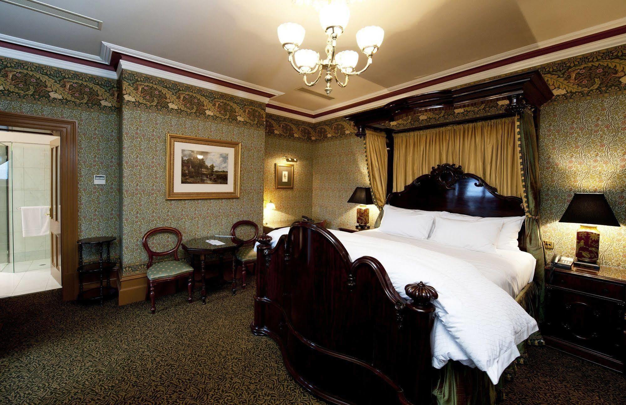 Craig'S Royal Hotel Ballarat Eksteriør bilde A bedroom at the hotel