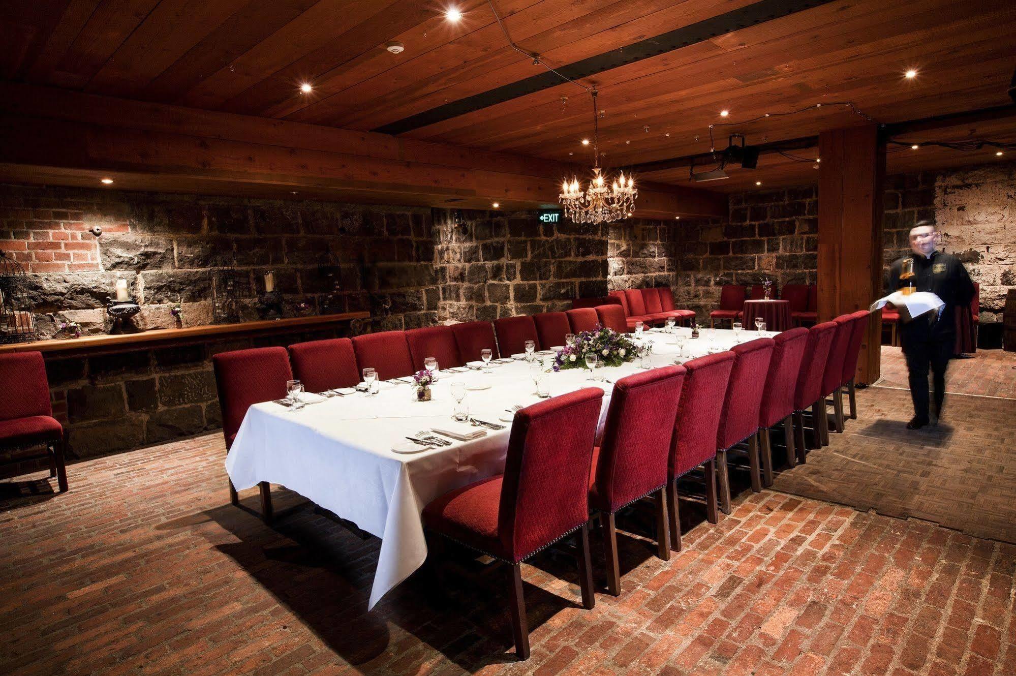 Craig'S Royal Hotel Ballarat Eksteriør bilde The restaurant's wine cellar