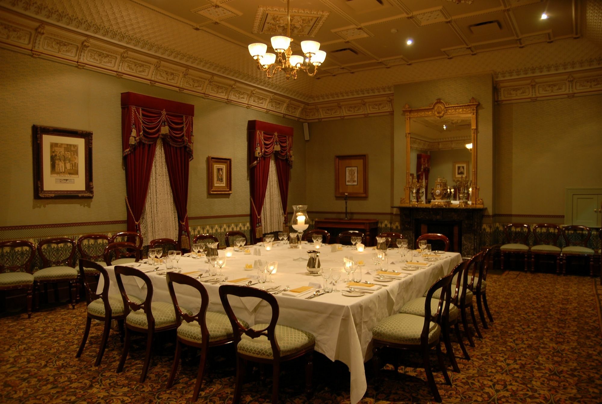 Craig'S Royal Hotel Ballarat Eksteriør bilde The dining room at the Governor's Residence